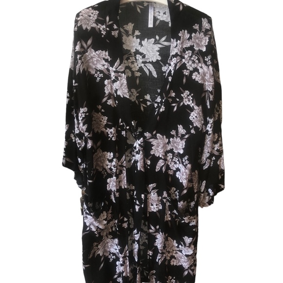 Spiritual Gangster Maya Floral Kimono - Picture 2 of 5